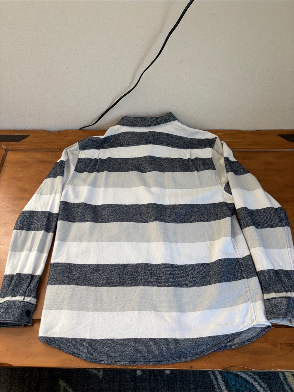 RVCA Striped Button-Up Flannel Shirt — White & Navy Size XL - Picture 7 of 11